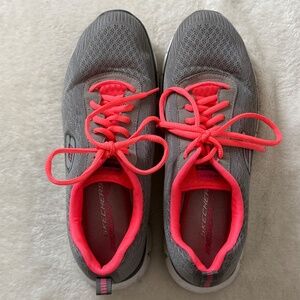 Skechers Women's Gray and Pink Memory Foam Lace Up Sneakers Size 8